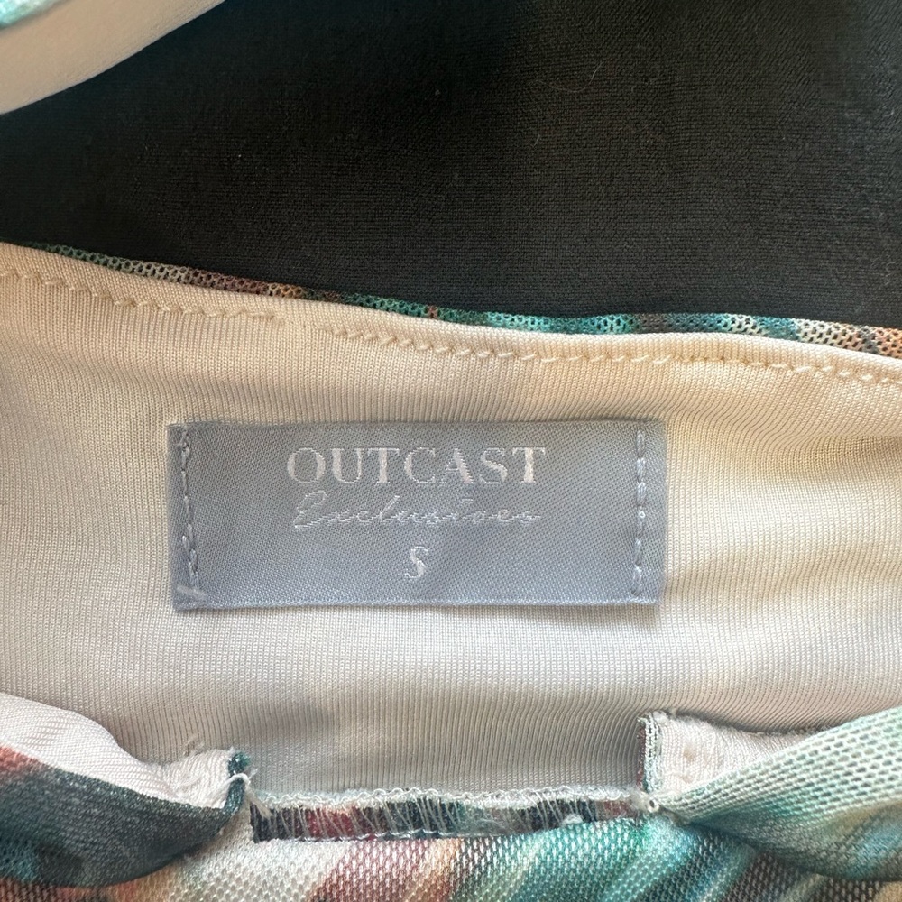 OutCast 2-Piece Set - Picture 5 of 6